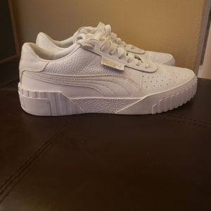 White puma sneakers